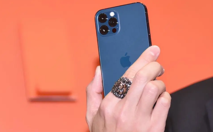 中兴镇苹果手机维修分享iPhone12系列重启方法教程 